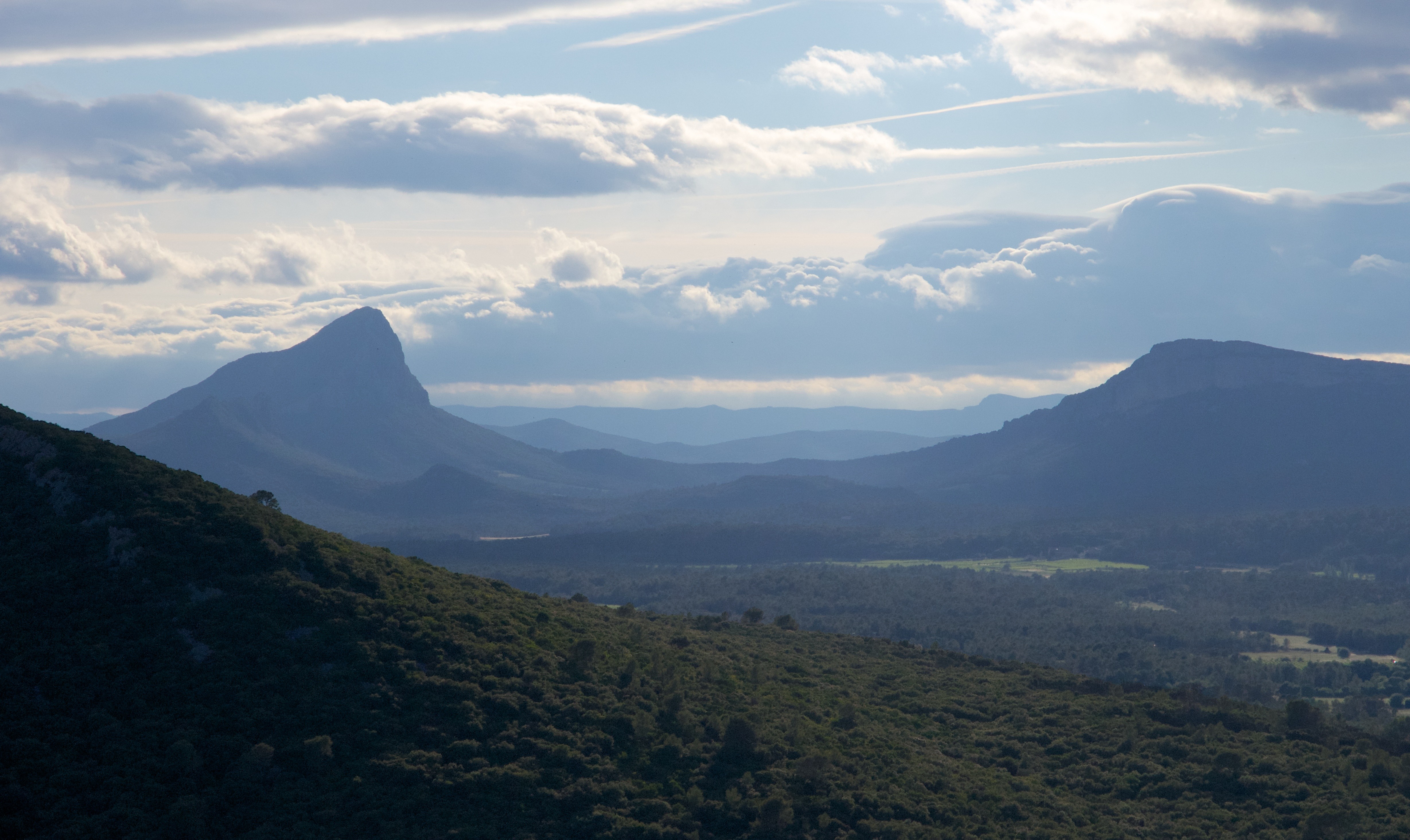 Le Pic St Loup et l'Hortus