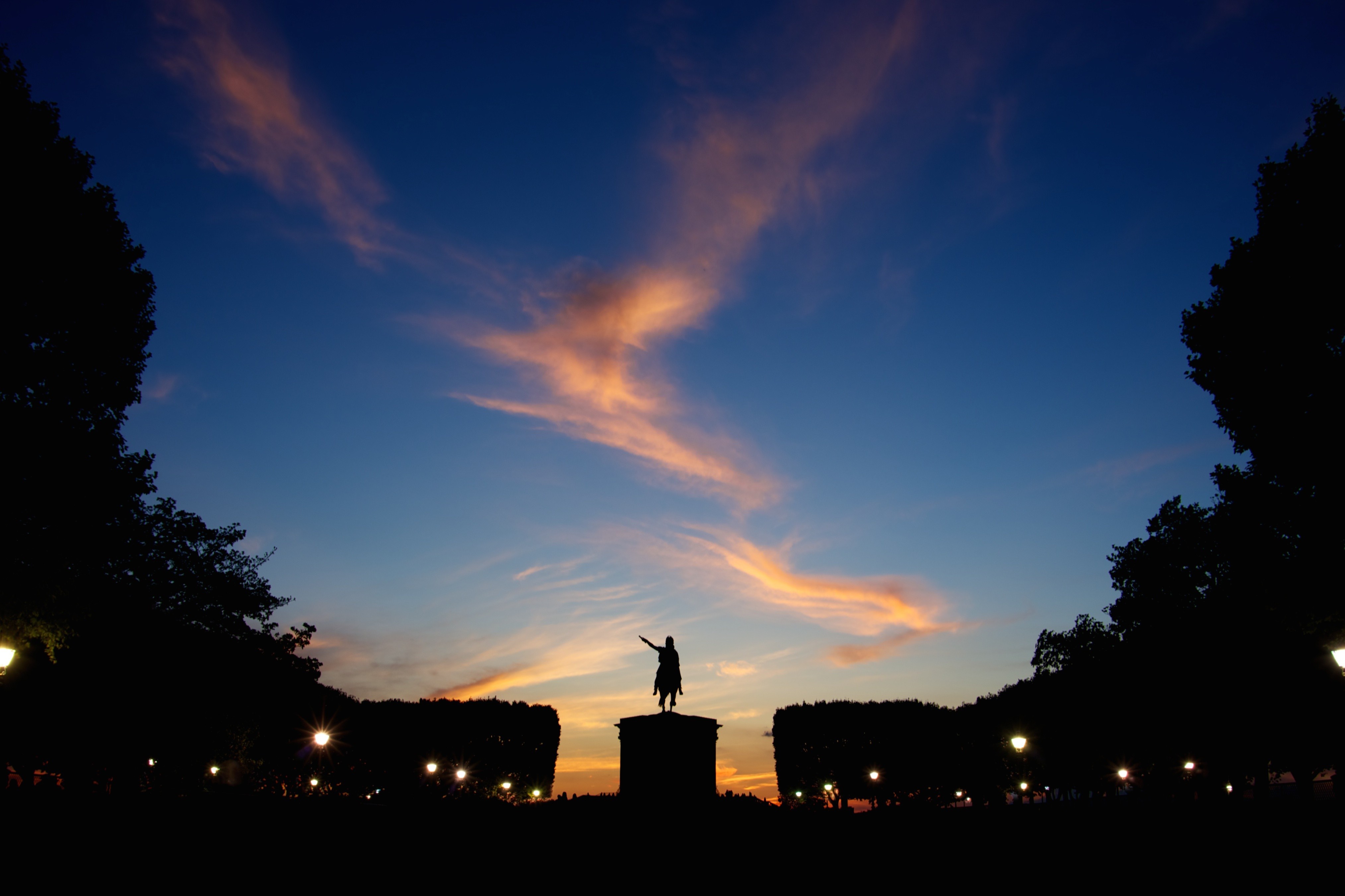 Coucher de soleil au jardin du Peyrou